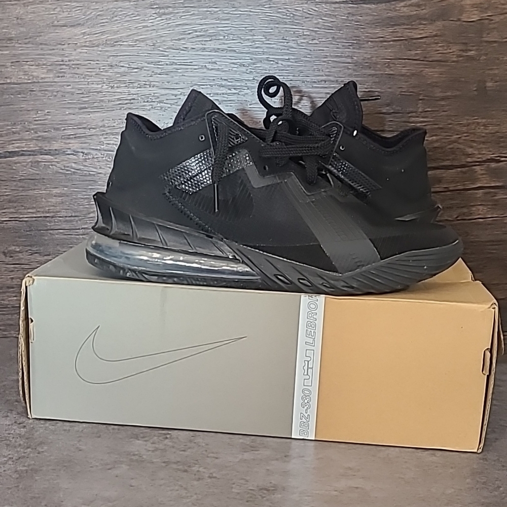 Lebron Nike XVIII Low Sneakers